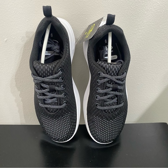 ATHLETIC WORKS WOMENS BLACK MEMORY FOAM SNEAKER ATHLETIC SHOES SZ 10, 6, 6, 7 - Picture 12 of 13